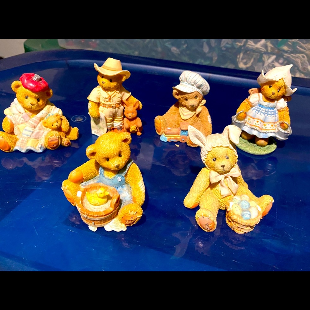 Cherished Teddies—lot off 6!!!